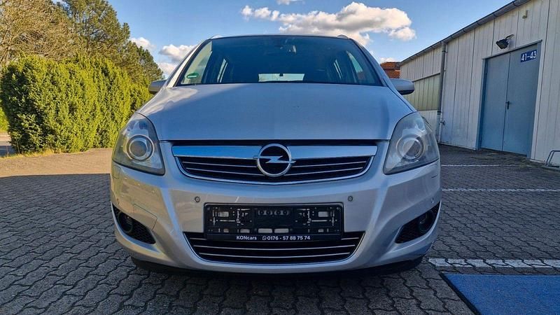 Gebraucht Opel Zafira Innovation 150 PS (110 kW) 2009 Silber Van / Kleinbus