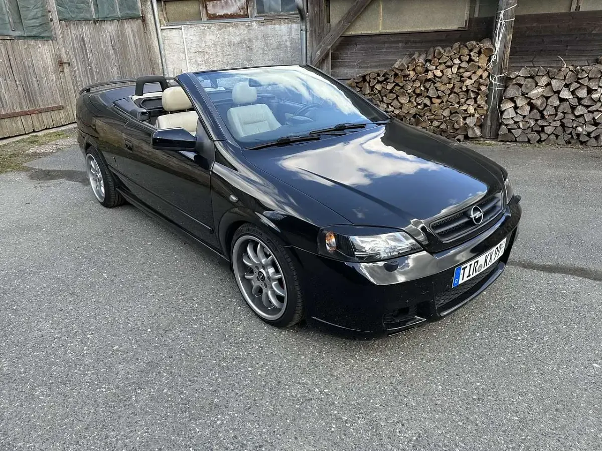 Gebraucht Opel Astra Cabriolet 147 PS (108 kW) 2002 Schwarz Cabrio