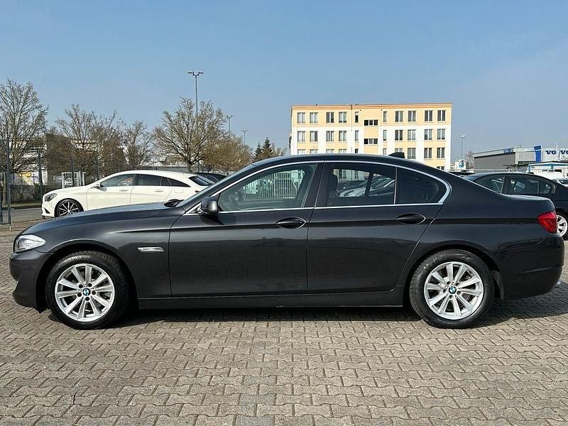 Gebraucht BMW 520 184 PS (135 kW) 2012 Grau Limousine