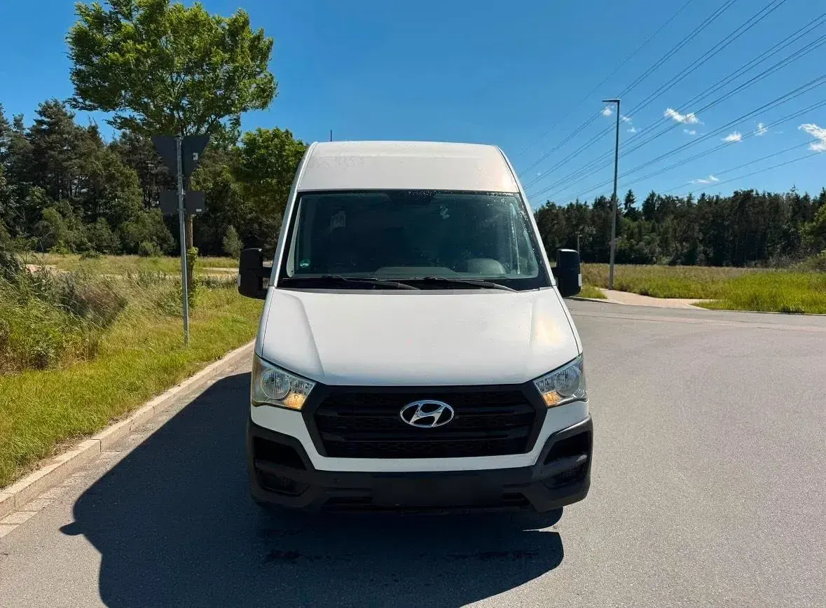 Gebraucht Hyundai H 350 150 PS (110 kW) 2018 Weiß Van