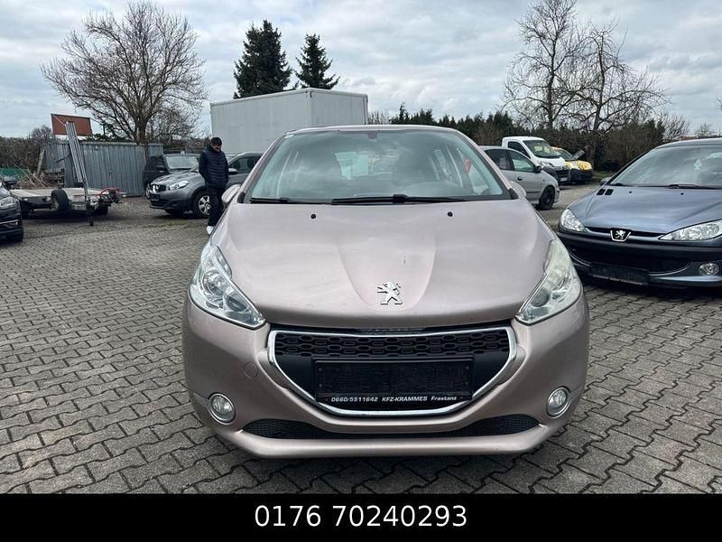 Gebraucht Peugeot 208 Active 82 PS (60 kW) 2012 Grau Kleinwagen
