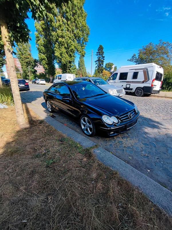 Schwarz Gebraucht 2008 Mercedes CLK220 Avantgarde Coupé | 2.500 € - Bild 1/4