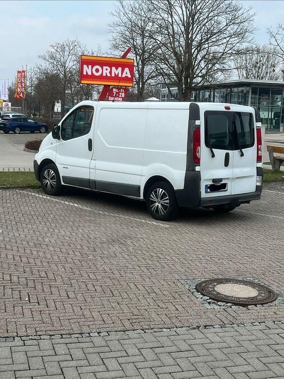 Gebraucht Renault Trafic 115 PS (84 kW) 2011 Weiß Van / Kleinbus