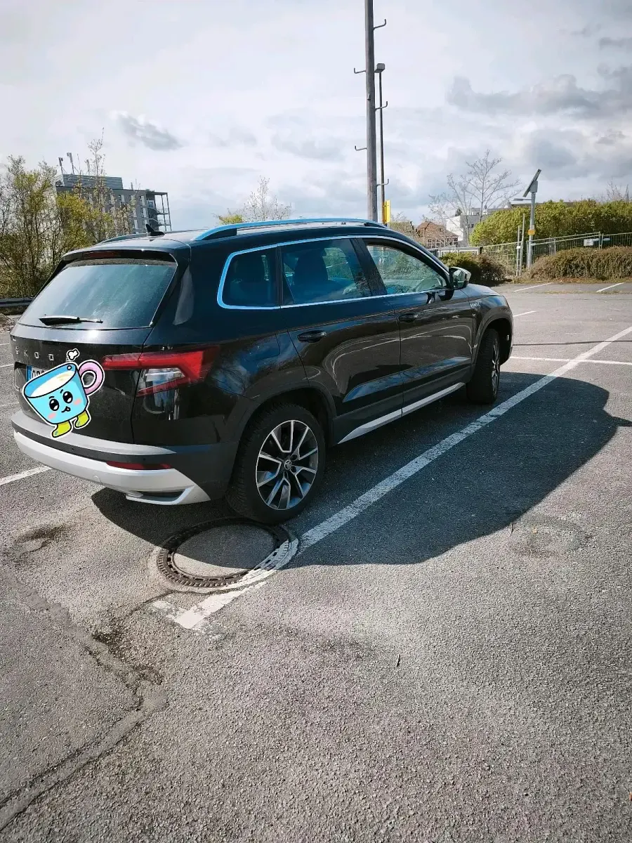 Gebraucht Skoda Karoq 150 PS (110 kW) 2021 Schwarz SUV