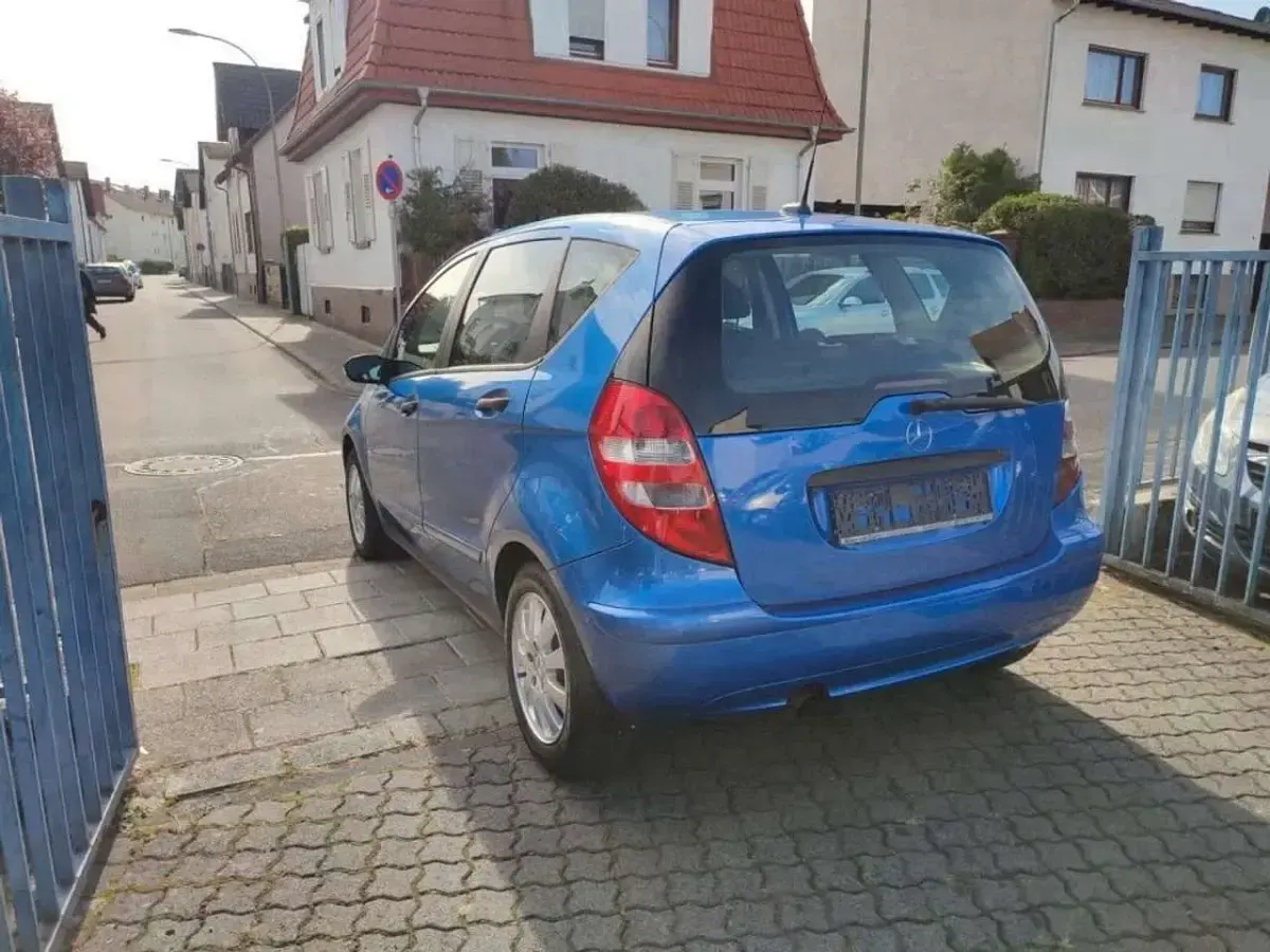 Gebraucht Mercedes A150 95 PS (69 kW) 2007 Blau Kleinwagen