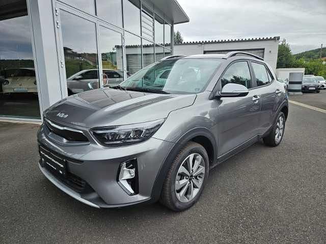 Meteorite grey (grau) Gebraucht 2024 Kia Stonic Vision SUV | 19.970 € (Guter Preis) - Bild 1/3