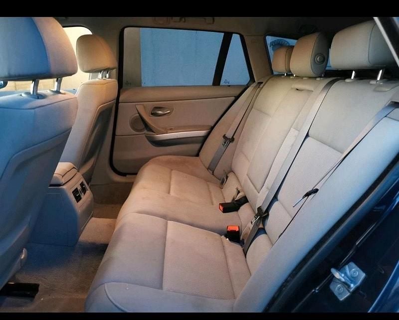 Gebraucht BMW 320 2009 Blau Kombi