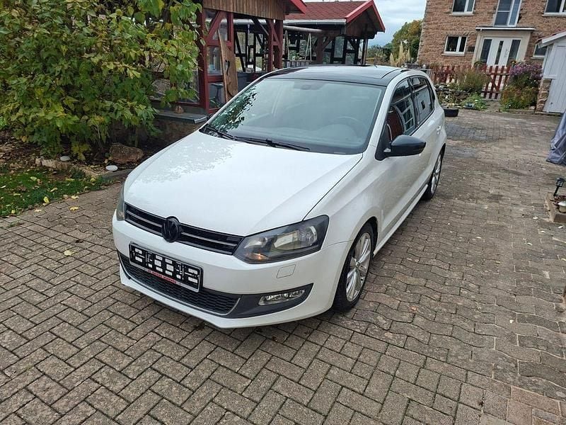 Weiß Gebraucht 2011 VW Polo Style Limousine | 3.500 € (Guter Preis) - Bild 1/4
