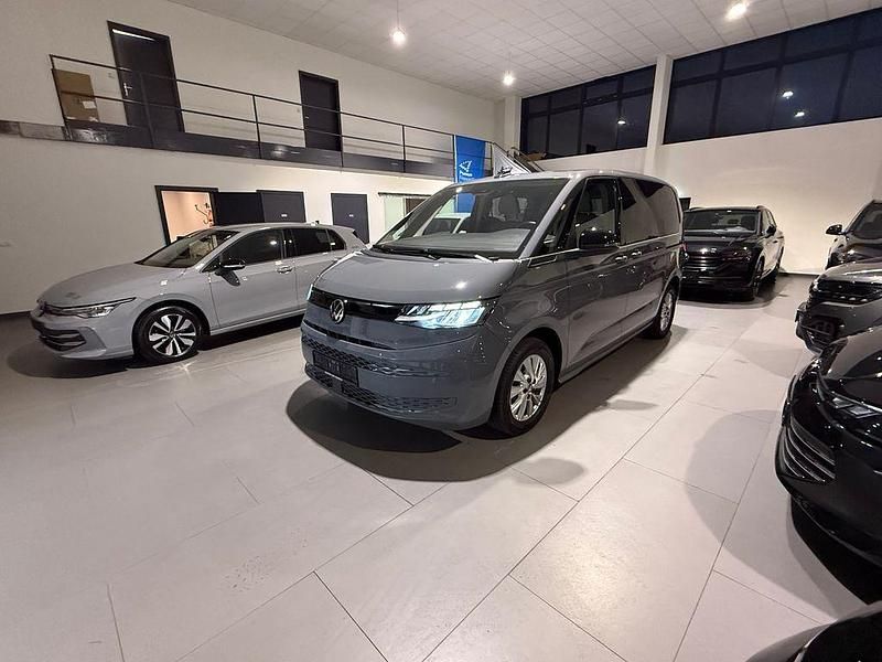 Grau Gebraucht 2022 VW Multivan Van | 39.999 € (Superpreis) - Bild 1/4