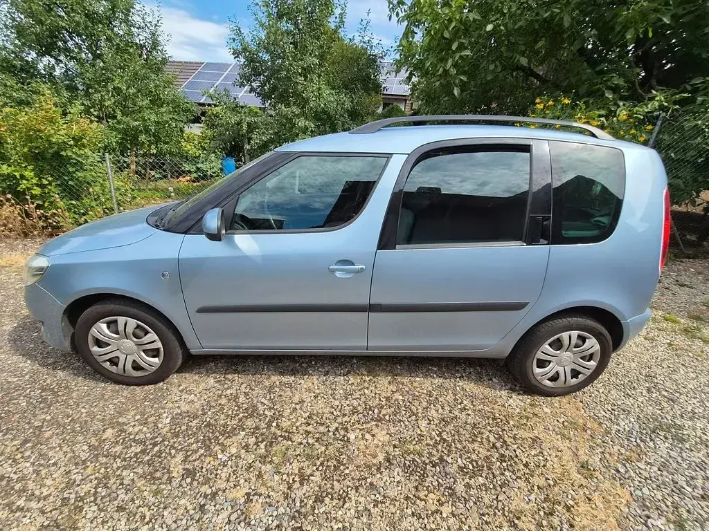 Gebraucht Skoda Roomster Plus Edition 86 PS (63 kW) 2013 Silber Van / Kleinbus