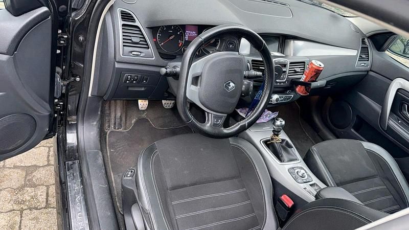 Gebraucht Renault Laguna III 146 PS (107 kW) 2013 Schwarz Kombi