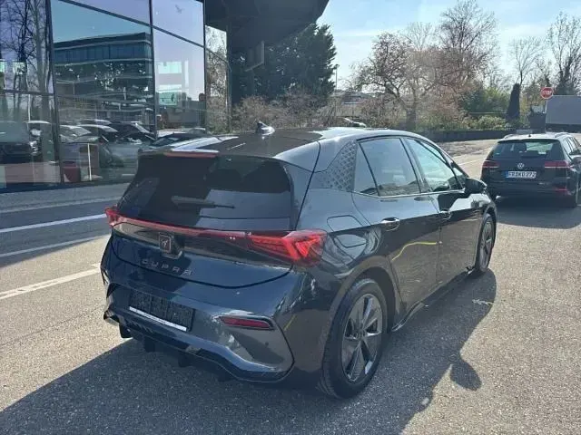 Używany Cupra Born 150 kW (204 KM) 2024 Szary Hatchback