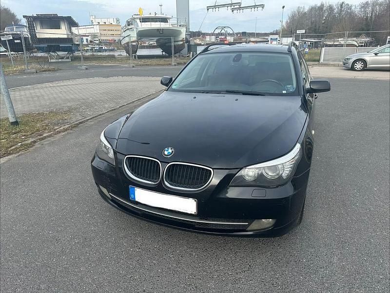 Gebraucht BMW 520 Advantage 177 PS (130 kW) 2009 Schwarz Kombi
