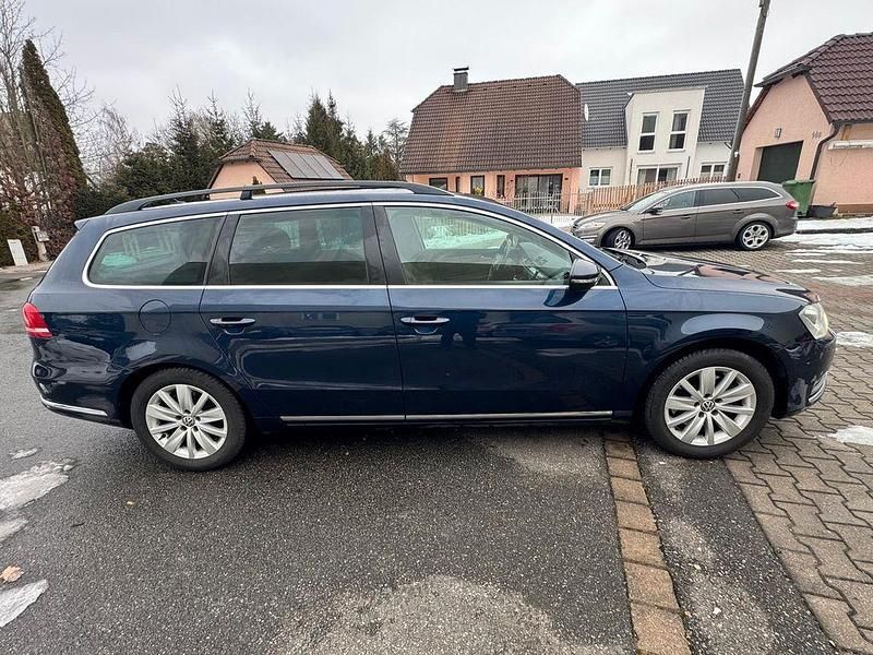 Gebraucht VW Passat Comfortline 160 PS (117 kW) 2014 Blau Kombi