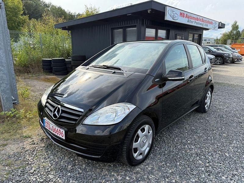 Schwarz Gebraucht 2010 Mercedes A160 Limousine | 3.499 € (Fairer Preis) - Bild 1/4