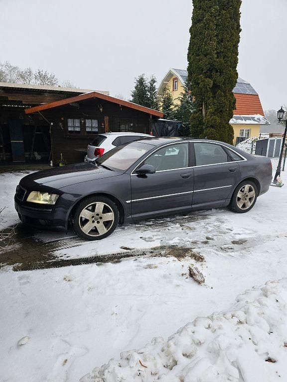Schwarz Gebraucht 2004 Audi A8 Limousine | 4.000 € (Guter Preis) - Bild 1/4