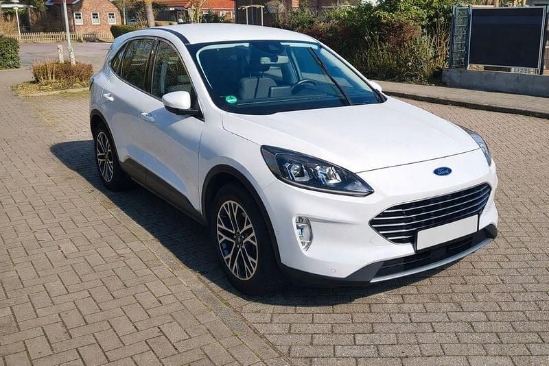 Gebraucht Ford Kuga Titanium 224 PS (164 kW) 2020 Weiß SUV