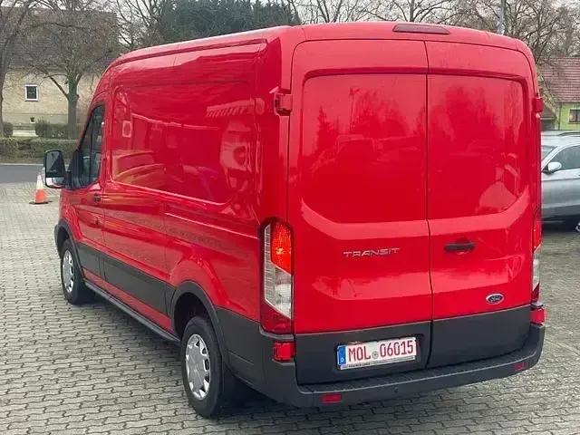 Używany Ford Transit Trend 131 KM (96 kW) 2018 Czerwony Minivan