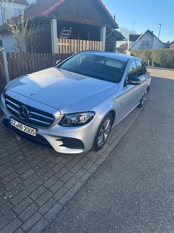 Silber Gebraucht 2018 Mercedes E350 AMG Limousine | 27.800 € (Guter Preis) - Bild 1/4
