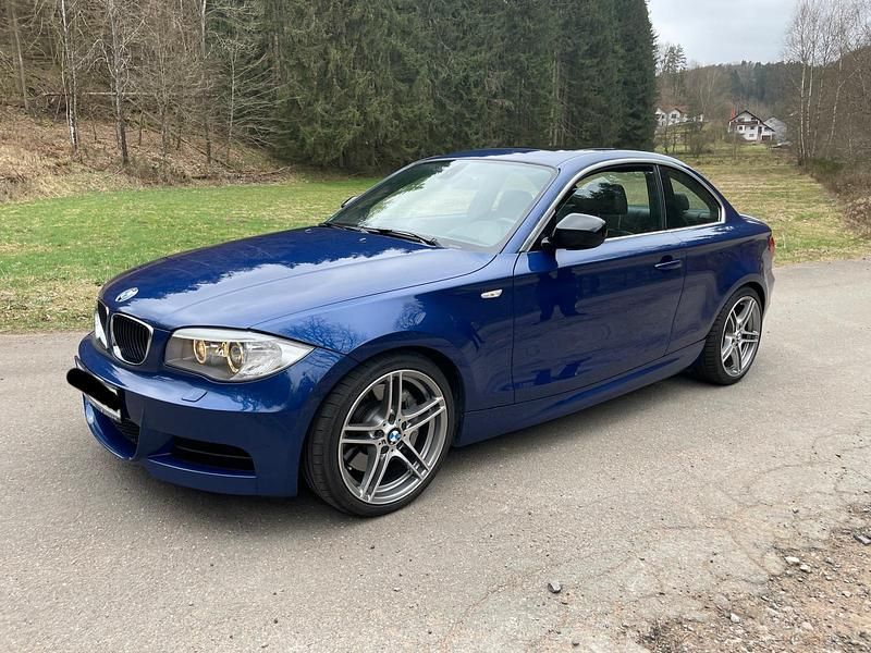 Blau Gebraucht 2013 BMW 135 Coupé Performance Coupé | 23.700 € (Guter Preis) - Bild 1/4