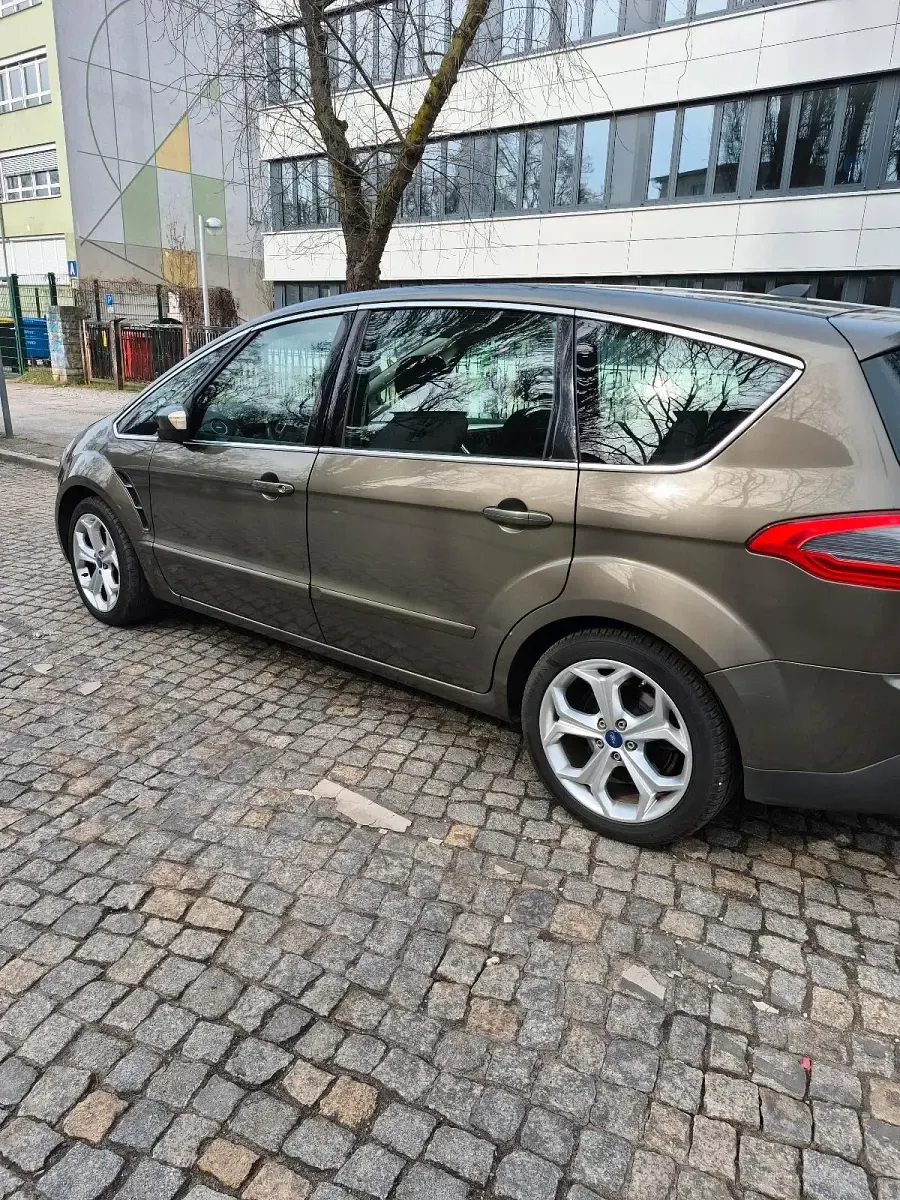 Gebraucht Ford S-MAX S 140 PS (102 kW) 2011 Grün Van / Kleinbus