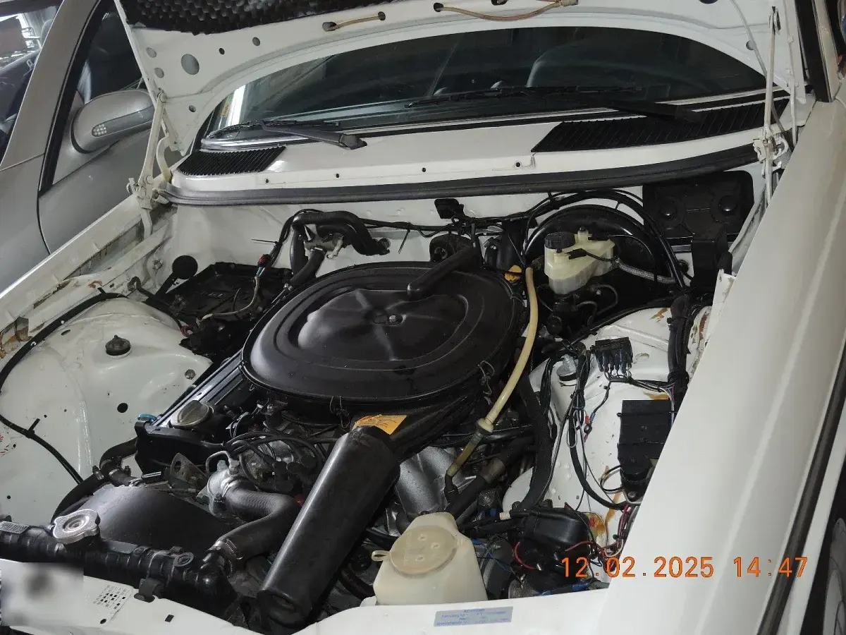 Gebraucht Mercedes 230 136 PS (100 kW) 1983 Weiß Limousine
