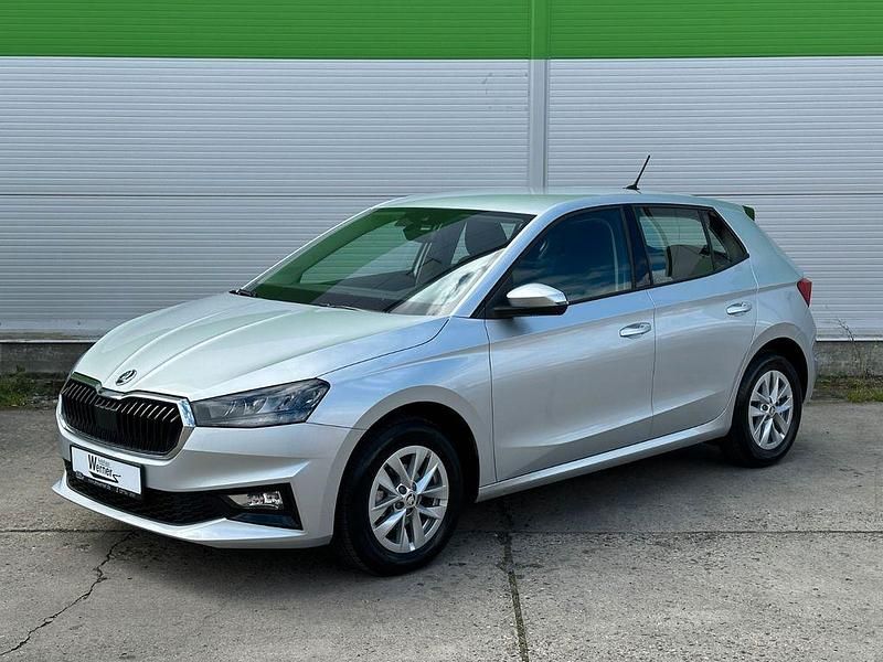 Silber Gebraucht 2024 Skoda Fabia Selection Limousine | 16.950 € (Guter Preis) - Bild 1/2