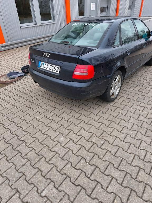 Gebraucht Audi A4 116 PS (85 kW) 1998 Blau Limousine