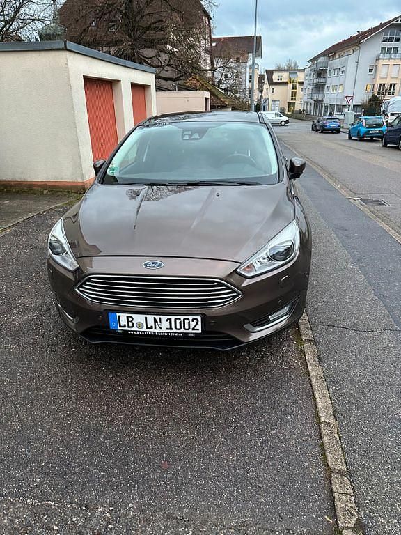 Gebraucht Ford Focus Business Edition 150 PS (110 kW) 2015 Braun Limousine