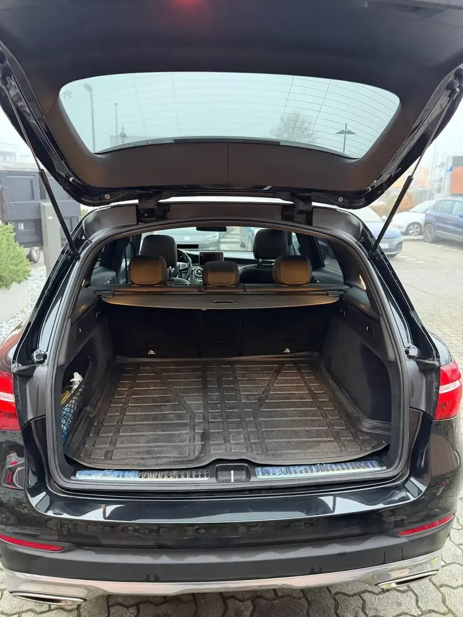Gebraucht Mercedes GLC250 AMG line 211 PS (155 kW) 2018 Schwarz SUV