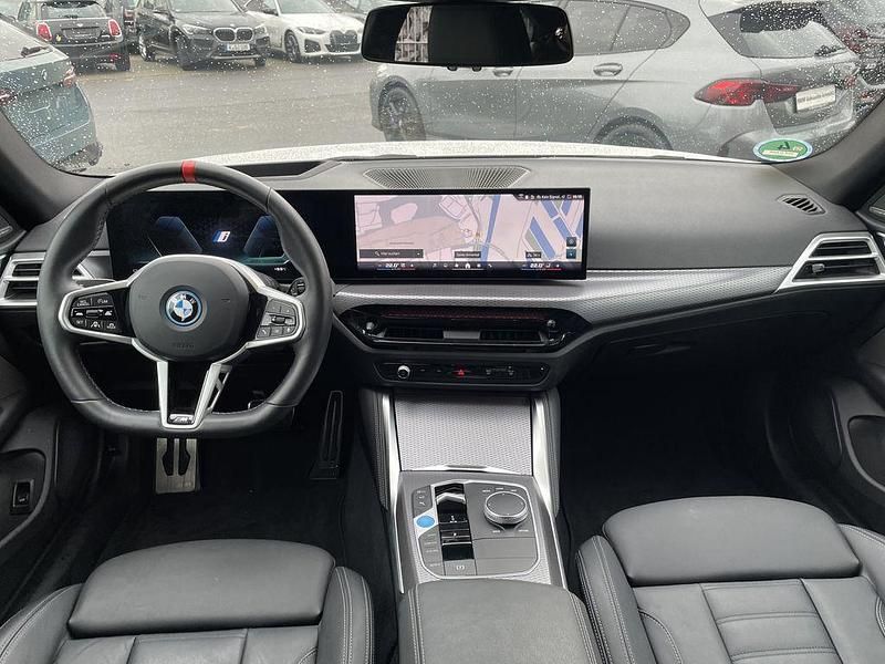 Gebraucht BMW i4 M Sport 400 kW (544 PS) 2025 Mineralweiß metallic Limousine