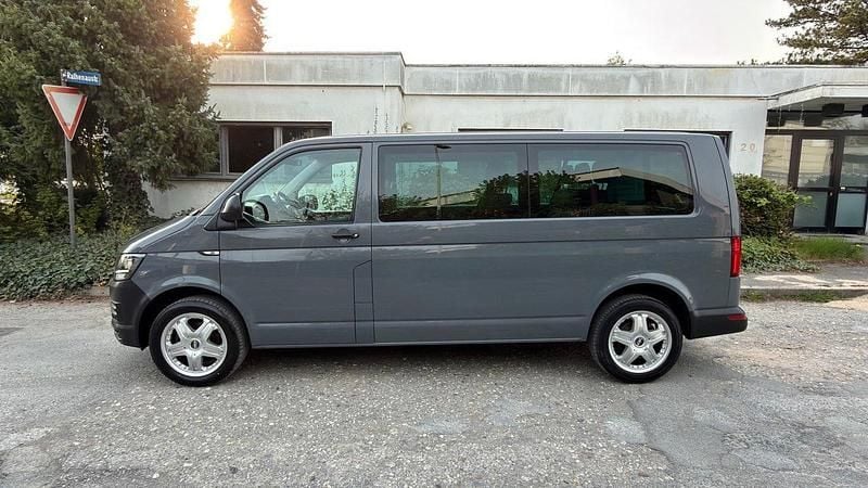 Gebraucht VW Caravelle 150 PS (110 kW) 2017 Grau Van