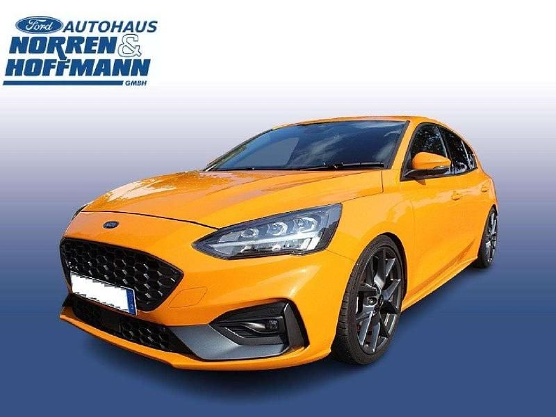 Tropicalorange metallic Gebraucht 2020 Ford Focus ST Limousine | 24.990 € (Fairer Preis) - Bild 1/4