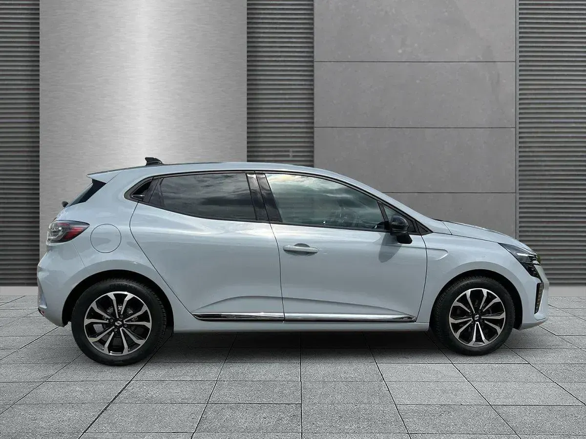 Gebraucht Renault Clio Techno 90 PS (66 kW) 2025 Rafalegrau Kleinwagen