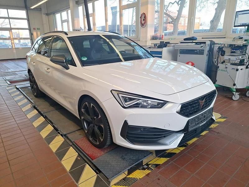 Gebraucht Cupra Leon VZ 310 PS (228 kW) 2024 Weiß Kombi