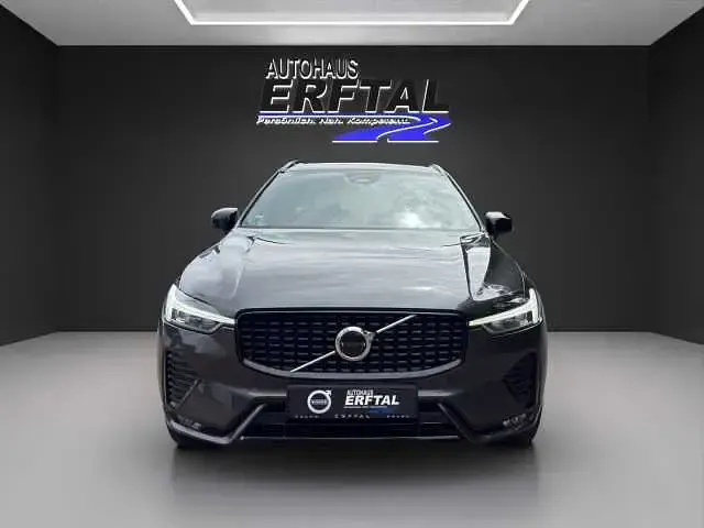 Gebraucht Volvo XC60 145 PS (106 kW) 2021 SUV