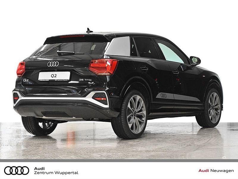 Neu Audi Q2 S-Line 150 PS (110 kW) 2025 Schwarz SUV