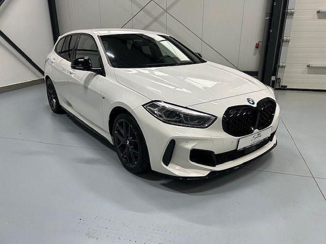 Weiß Gebraucht 2021 BMW M135 Performance Kleinwagen | 30.889 € (Guter Preis) - Bild 1/4