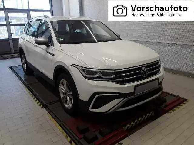 Gebraucht VW Tiguan Allspace Elegance 150 PS (110 kW) 2024 Weiß SUV