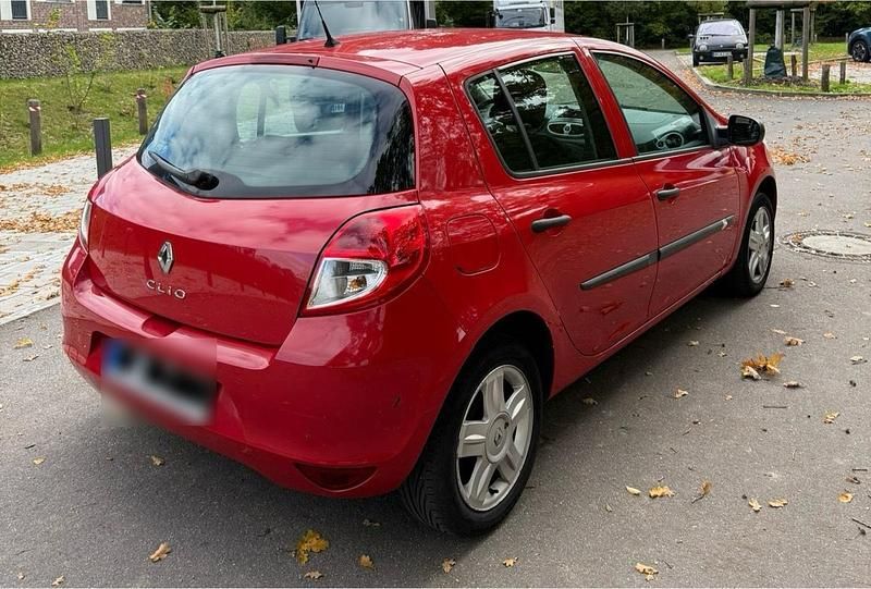 Gebraucht Renault Clio IV 75 PS (55 kW) 2012 Rot Kleinwagen