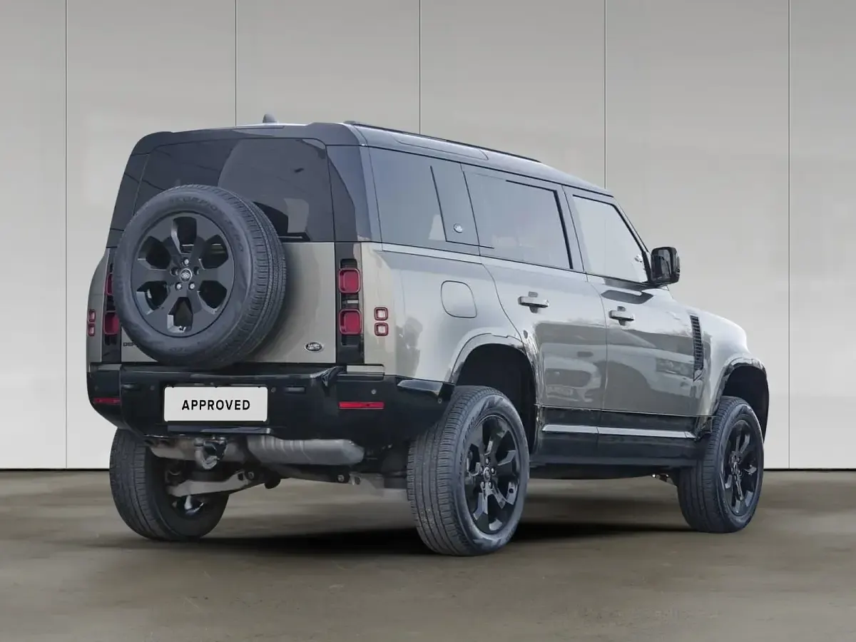 Gebraucht Land Rover Defender SE Dynamic 304 PS (223 kW) 2022 Pangea green SUV