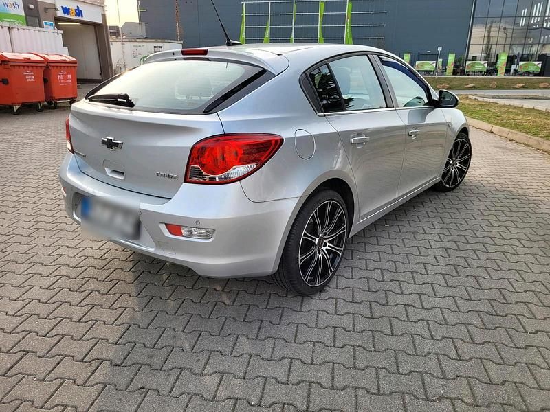 Gebraucht Chevrolet Cruze 163 PS (119 kW) 2013 Silber Limousine