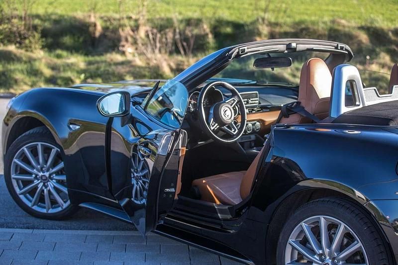 Gebraucht Fiat 124 Spider 140 PS (102 kW) 2018 Schwarz Cabrio