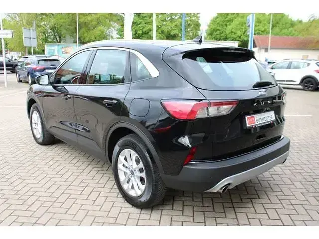 Gebraucht Ford Kuga Titanium 224 PS (164 kW) 2022 Obsidianschwarz metallic (metallic) SUV