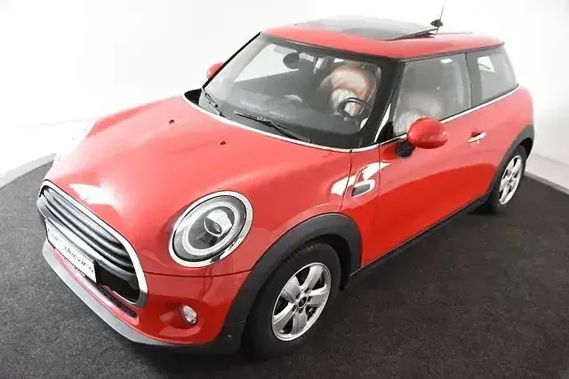 Gebraucht Mini Cooper 136 PS (100 kW) 2019 Rot Kleinwagen