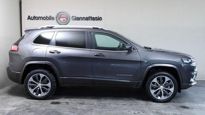 Grau Gebraucht 2021 Jeep Cherokee Overland SUV | 20.890 € (Fairer Preis) - Bild 1/4