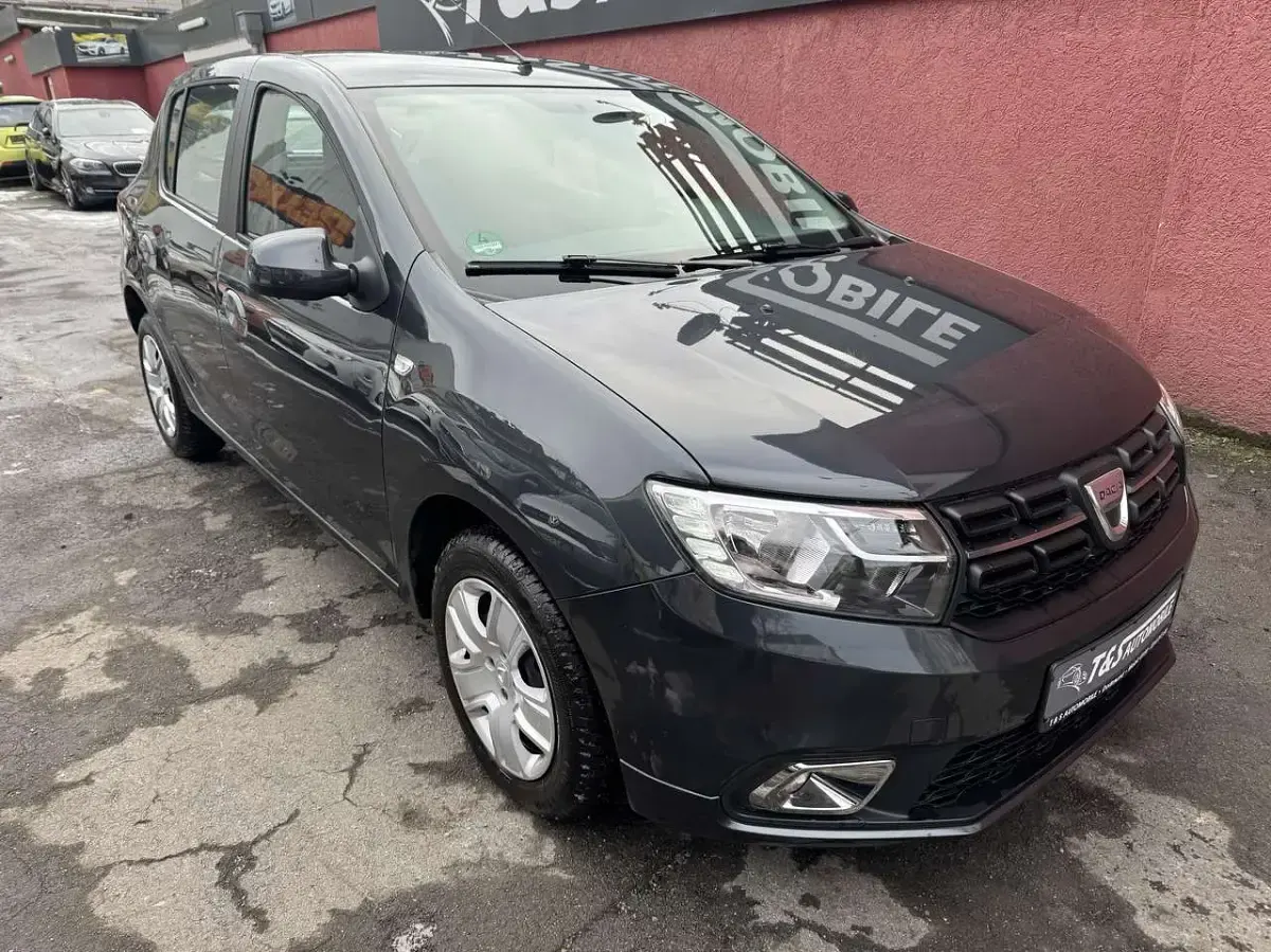 Gebraucht Dacia Sandero Lauréate 73 PS (53 kW) 2017 Grau "comete" Kleinwagen