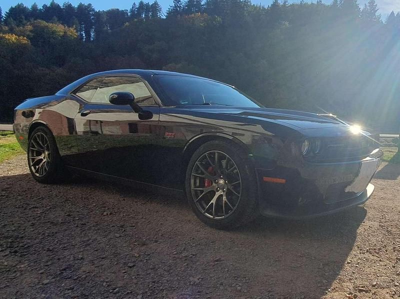 Schwarz Gebraucht 2015 Dodge Challenger Coupé | 43.999 € - Bild 1/4