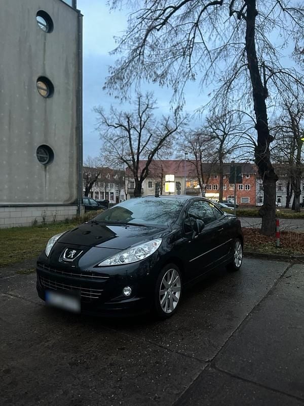 Schwarz Gebraucht 2012 Peugeot 207 Roland Garros Cabrio | 4.000 € (Guter Preis) - Bild 1/4