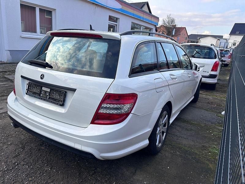 Gebraucht Mercedes C250 AMG 204 PS (150 kW) 2010 Weiß Kombi